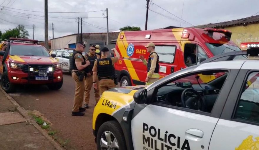 Homem é atingido por dois tiros nas nádegas na Rua Pitágoras no Tarumã