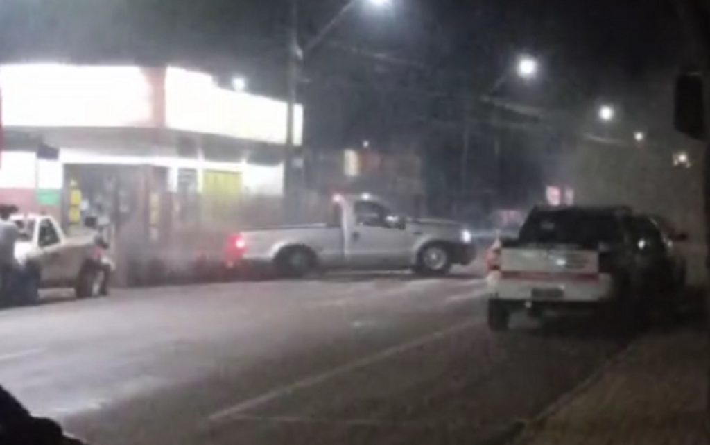 Terra sem lei? carros fazem manobras de exibição e geram insegurança no Santa Cruz
