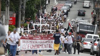 Caminhada em SP pede paz e saúde mental em bairros da periferia