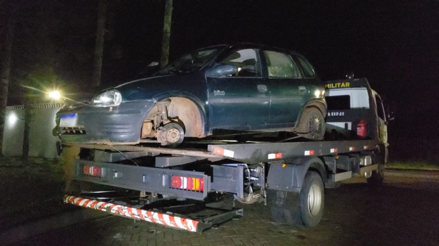 Cavalaria recupera Corsa com indicativo de furto no bairro Interlagos