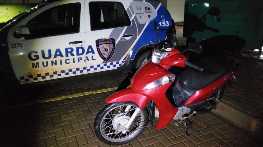 Ação da GPOM recupera moto furtada e detém suspeito no bairro Interlagos