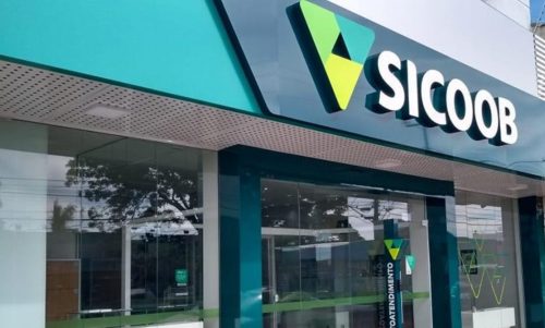Sicoob cobra “taxas escondidas” e Justiça manda devolver valores Imagem referente a Sicoob cobra “taxas escondidas” e Justiça manda devolver valores