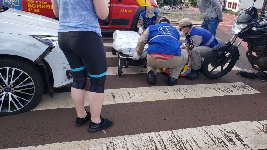 Motociclista fica ferido em acidente na Avenida Piquiri