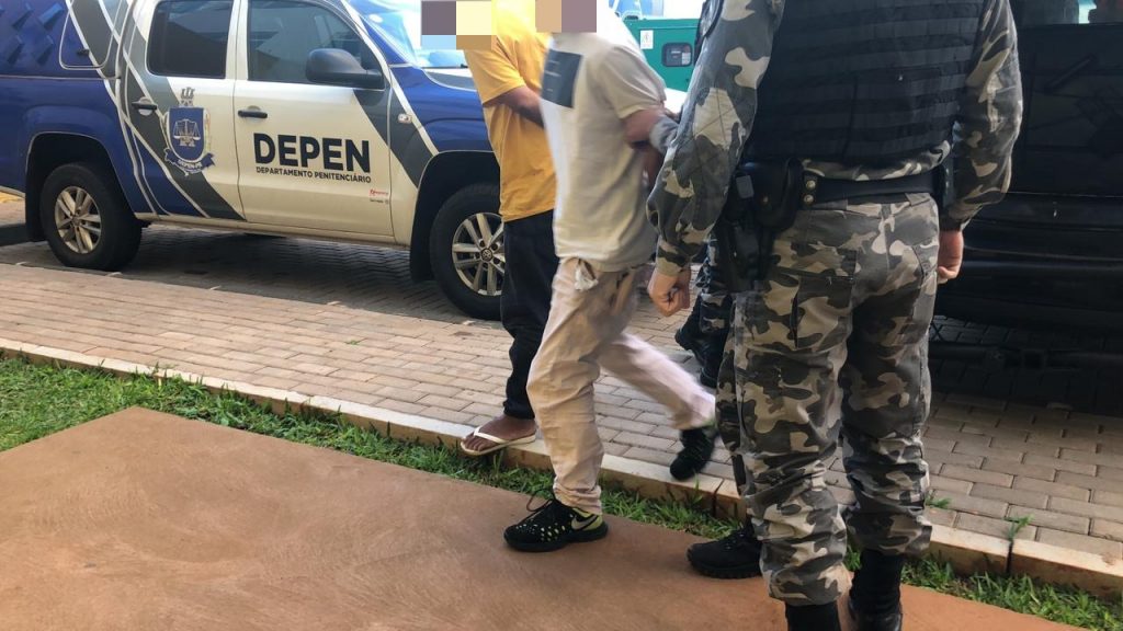 Dupla é detida com crack na Praça Getúlio Vargas