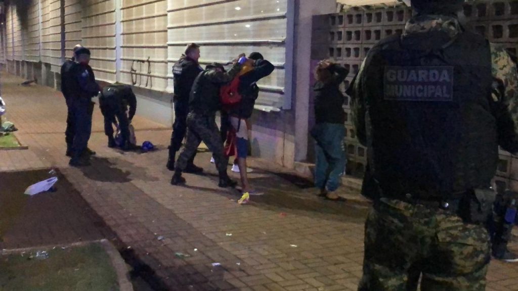 Abordagens são realizadas pela GM na região da Praça da Bíblia