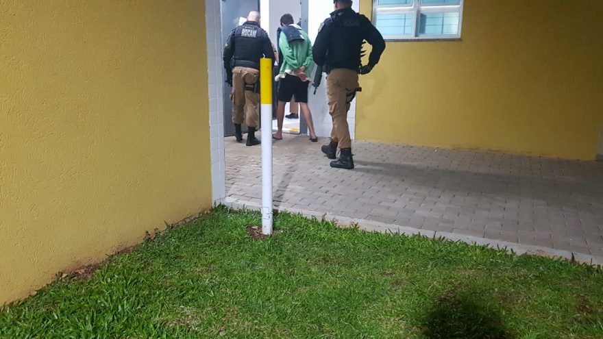 Jovem é preso após agredir a cunhada