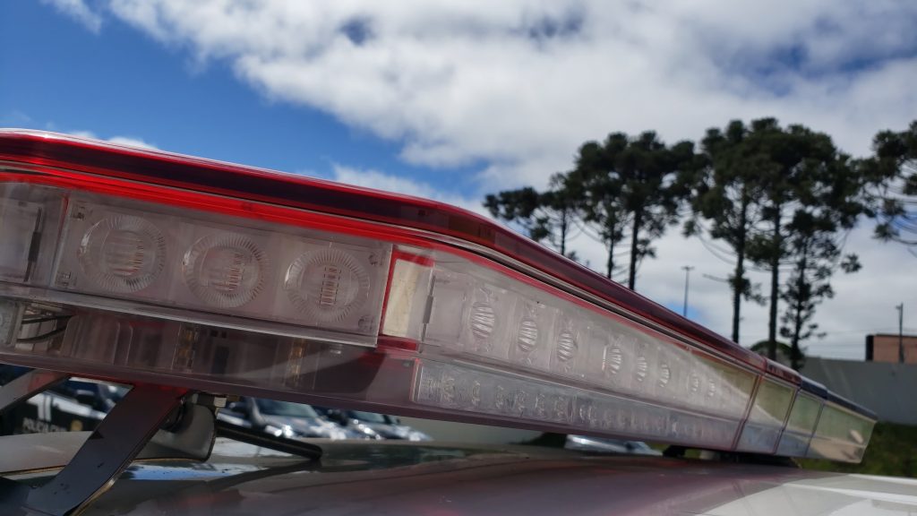 Homem em surto ameaça a se matar com facão e motosserra em Anahy Homem em surto ameaça a se matar com facão e motosserra em Anahy