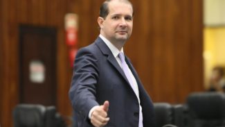 Deputado Micheletto gasta mais de R$ 39 mil com passagens aéreas em oito meses, revela portal da transparência da ALEP Deputado Micheletto gasta mais de R$ 39 mil com passagens aéreas em oito meses, revela portal da transparência da ALEP