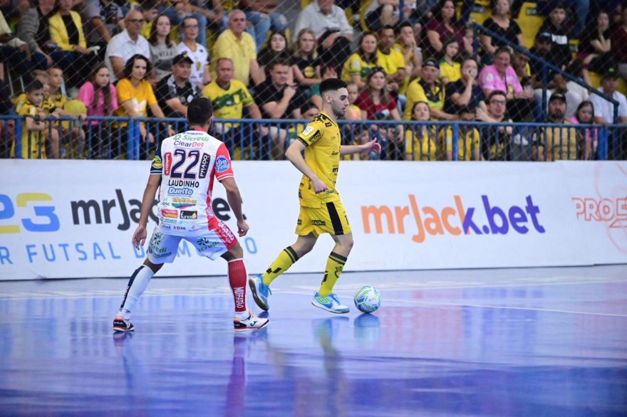 Cascavel Futsal perde de 5 a 4 na primeira partida das quartas de final da LNF