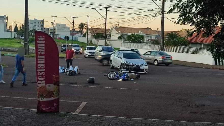 Casal fica ferido em acidente na Avenida Brasil no Santo Inácio