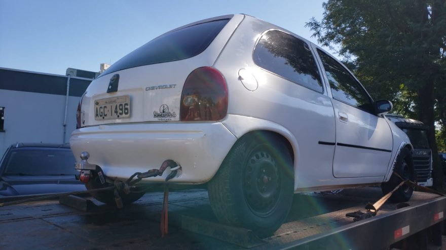 Corsa que foi furtado na madrugada é recuperado pela Polícia Militar
