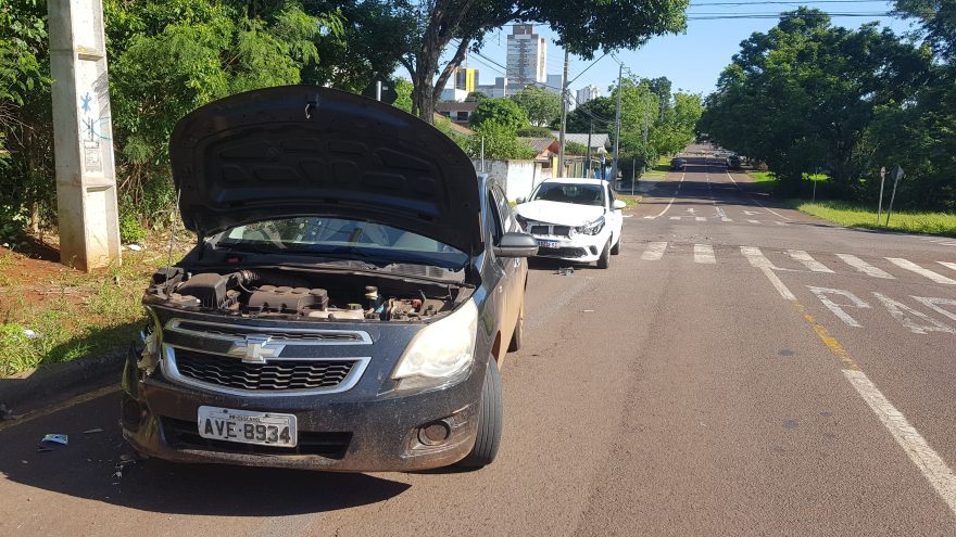 Mais uma colisão é registrada no cruzamento das Ruas Rio de Janeiro e Eduardo Tadeu Milani