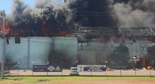 Imagem referente a Samu atende 10 vítimas intoxicadas por fumaça em incêndio na BR-277 em Cascavel