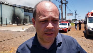 Imagem referente a Gerente de empresa destruída por incêndio fala sobre início das chamas, histórico da firma e próximos passos a serem adotados