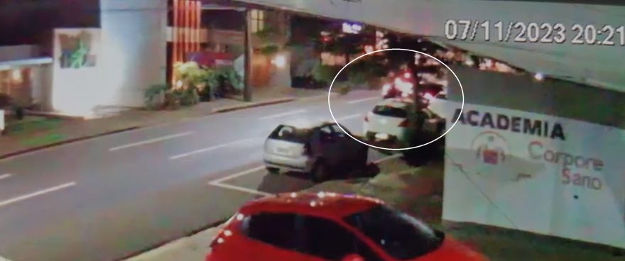 Câmera registra acidente na Rua Recife no Centro