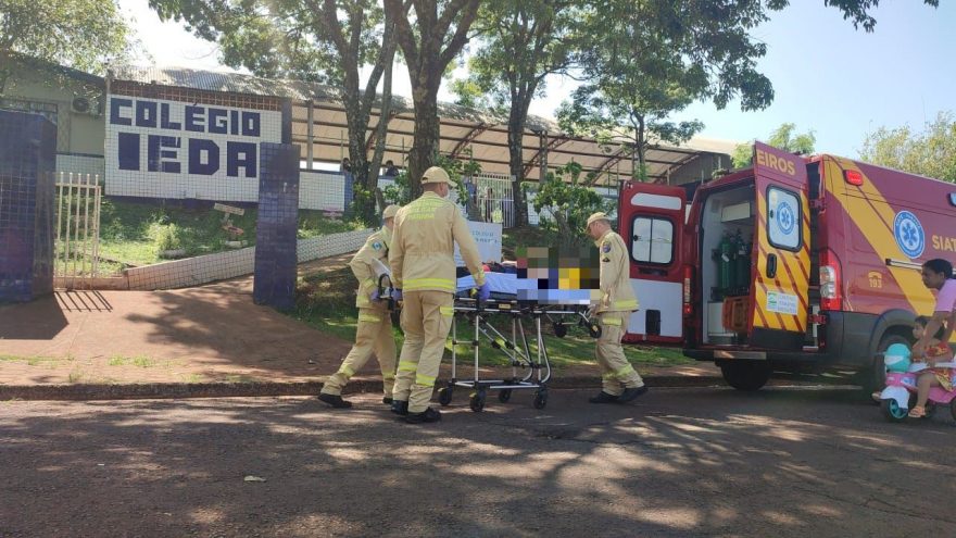Jovem sofre luxação na perna durante prática de luta em Colégio Estadual