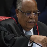 Corregedor eleitoral rejeita duas ações contra Bolsonaro e Braga Netto