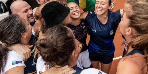 Billie Jean King Cup 2023: Bia Haddad e Laura Pigossi vencem na abertura  dos playoffs