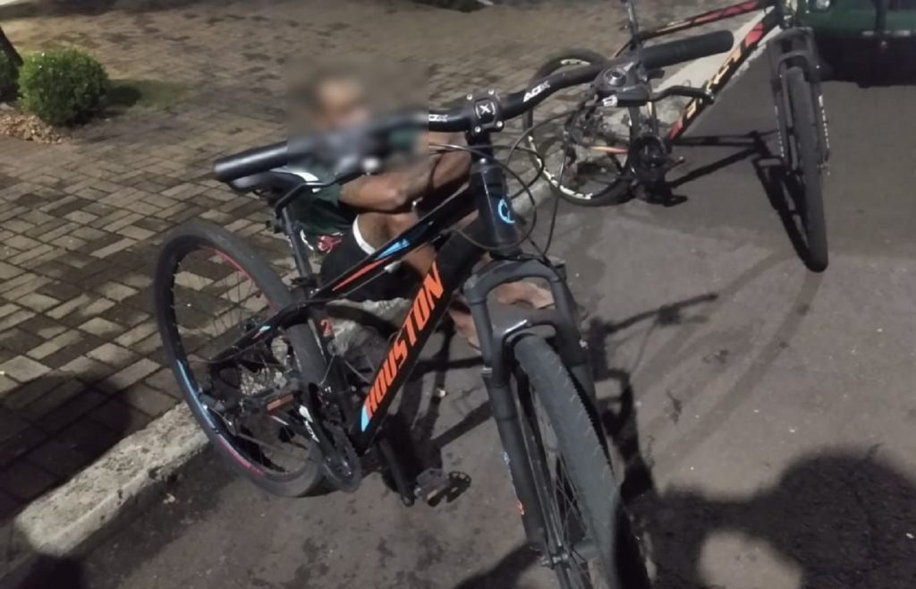 Vigilante aborda suspeito e duas bicicletas sem procedência são apreendidas pela GM