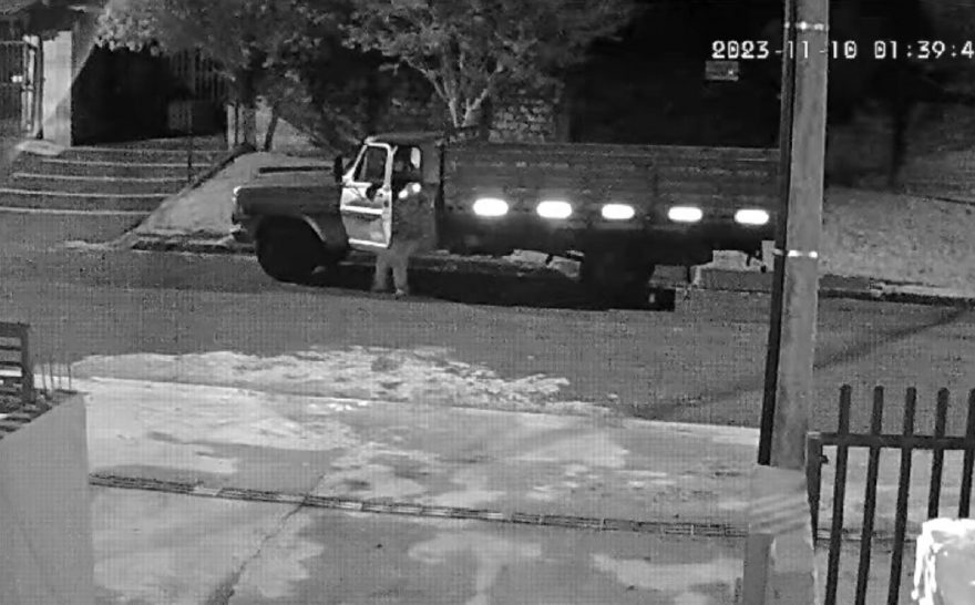 Vídeo mostra caminhonete sendo arrombada e furtada no Bairro XIV de Novembro