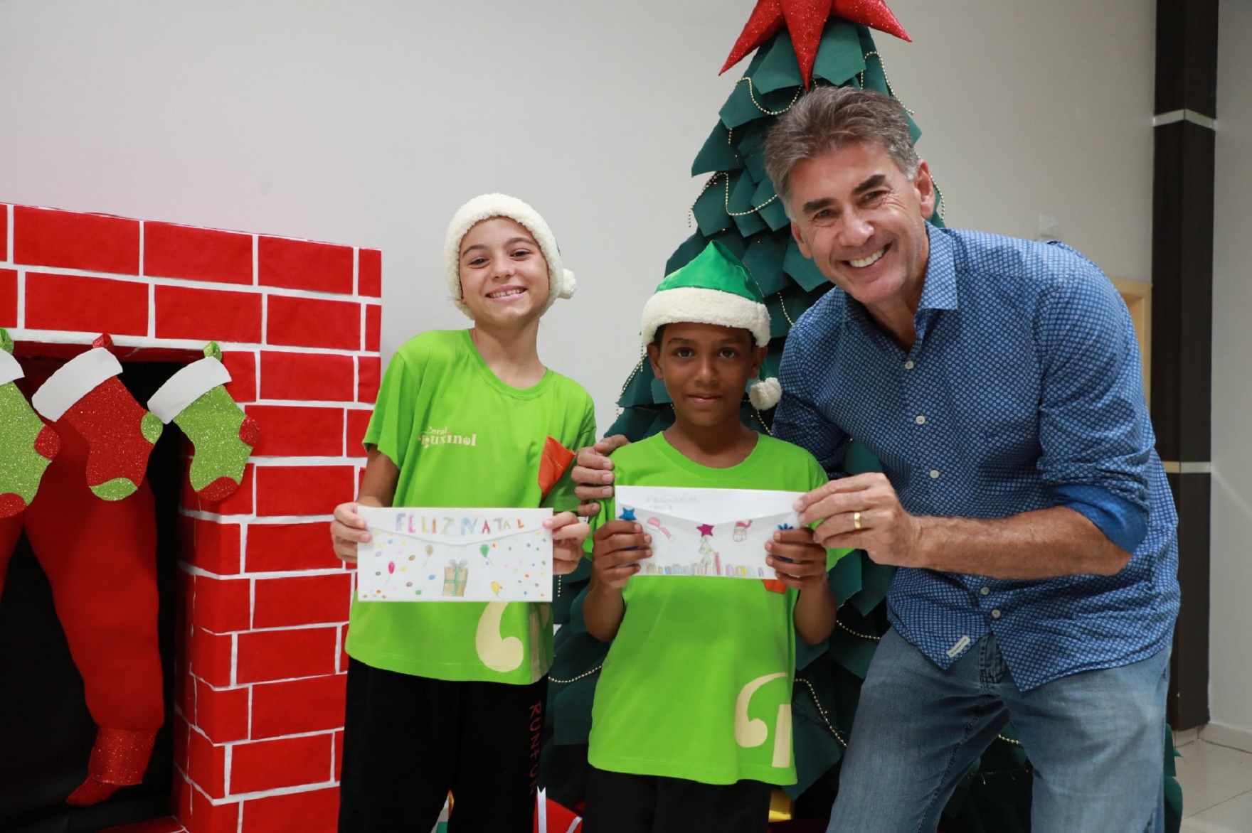 Solidariedade: População adota as 1,7 mil cartinhas de Natal
