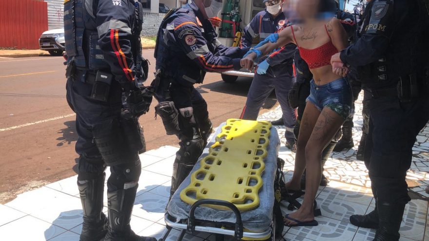 Ao socorrer jovem em surto, Samu encontra criança de um ano largada no chão com prato de comida
