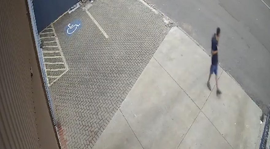 Ladrão invade empresa no Maria Luiza e furta carregador de bateria de carro