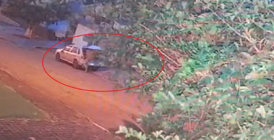 Ladrão leva bolsa com documentos e pertences durante furto de carro no Parque São Paulo