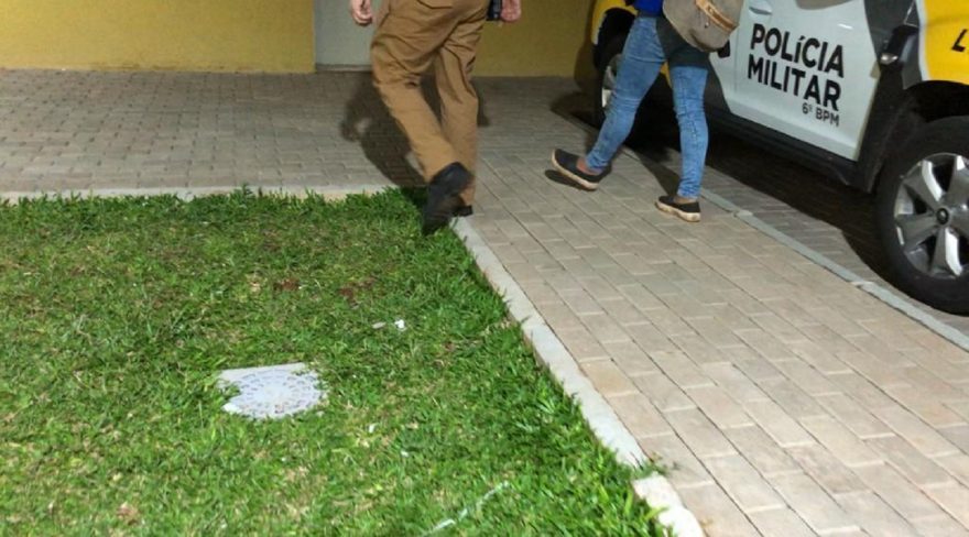 Garoto de 12 anos é hospitalizado após beber pinga com crack com a tia; mulher foi detida pela PM
