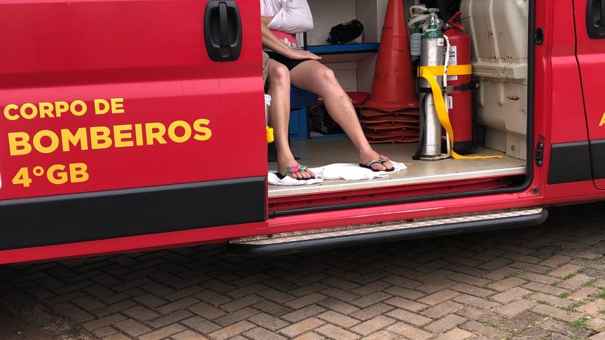 Mulher fica ferida ao sofrer queda no bairro Country