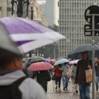 Imagem referente a Chuvas voltam a provocar falta de luz e água em São Paulo