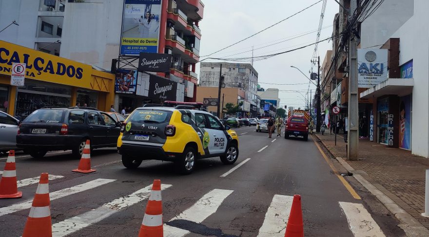 Mulher com criança na janela mobiliza Corpo de Bombeiros e Polícia Militar no Centro
