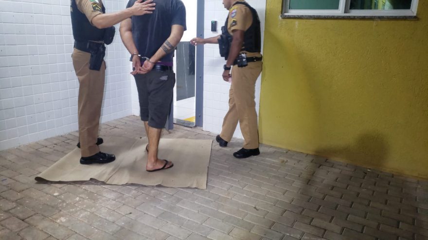 Após agredir as filhas, homem é detido pela PM e encaminhado à Delegacia sob a Lei Henry Borel