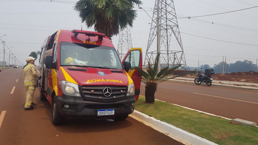 Motociclista fica ferido ao se envolver em acidente de trânsito no Tropical III