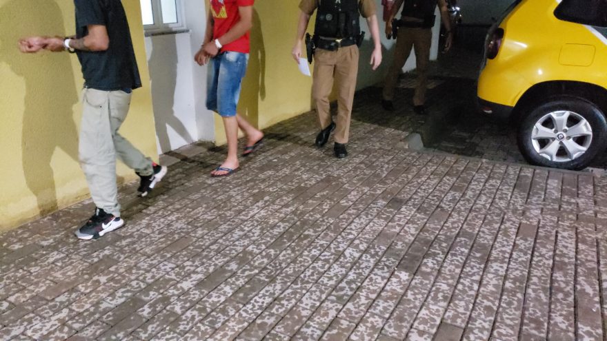 Dupla é detida pela PM em tentativa de roubo de carro em Corbélia