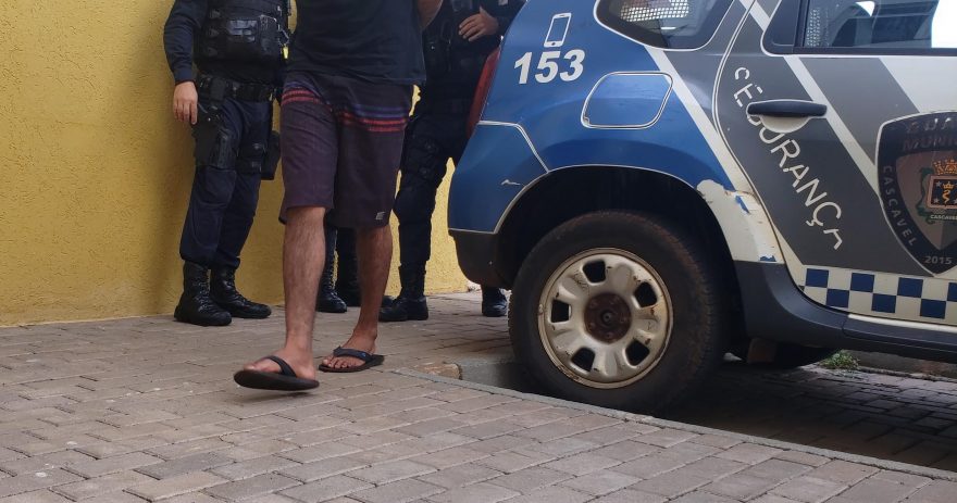 Com mandado em aberto por receptação, homem é preso pela GM
