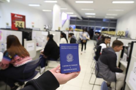 Paraná colocou 39,1 mil mulheres no mercado de trabalho desde o início do  ano