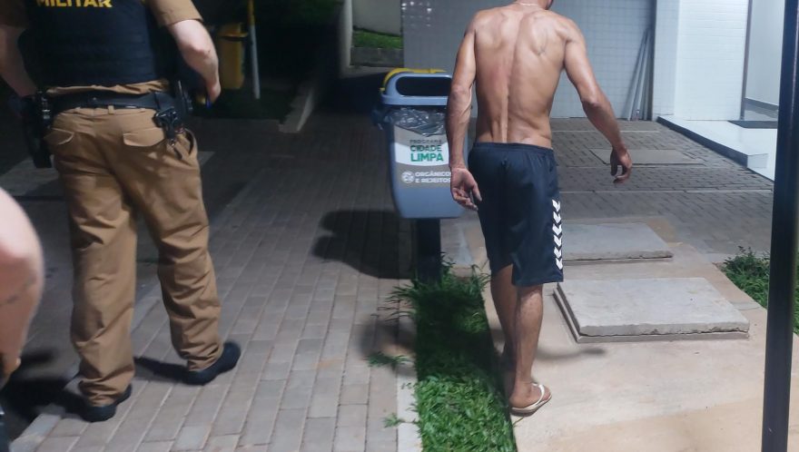 Homem é preso após descumprir medida protetiva contra a esposa no bairro Santa Cruz