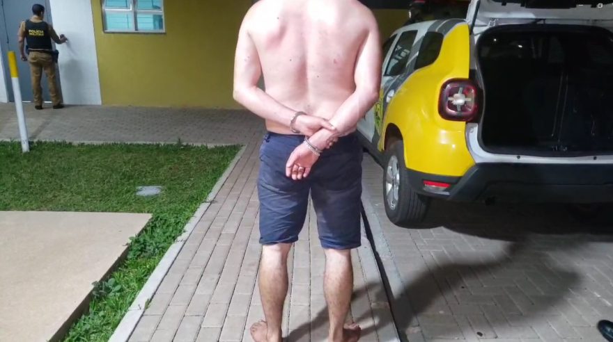 “Homem” que agrediu a mulher com socos volta para a Delegacia após alta médica