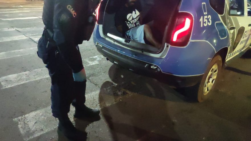 Procurado pela justiça por tráfico de drogas é preso durante operação no Centro