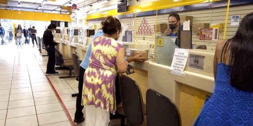 Imagem referente a Trabalhadores dos Correios avaliam greve na semana da Black Friday