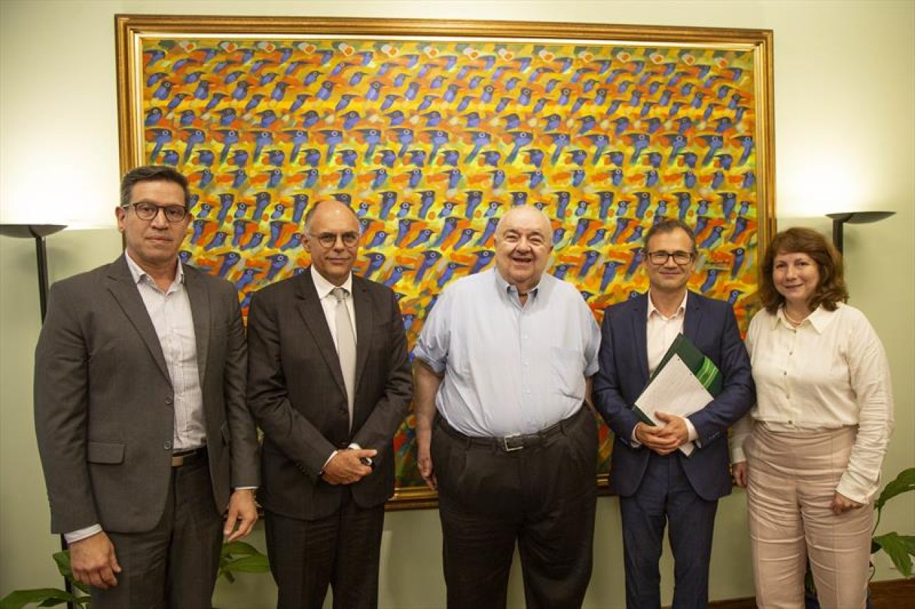 Greca recebe a visita do novo diretor da Agência Francesa de Desenvolvimento e discute investimentos Imagem referente a Greca recebe a visita do novo diretor da Agência Francesa de Desenvolvimento e discute investimentos
