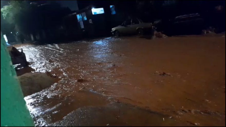 Temporal provoca novos alagamentos no Jardim Melissa, em Cascavel