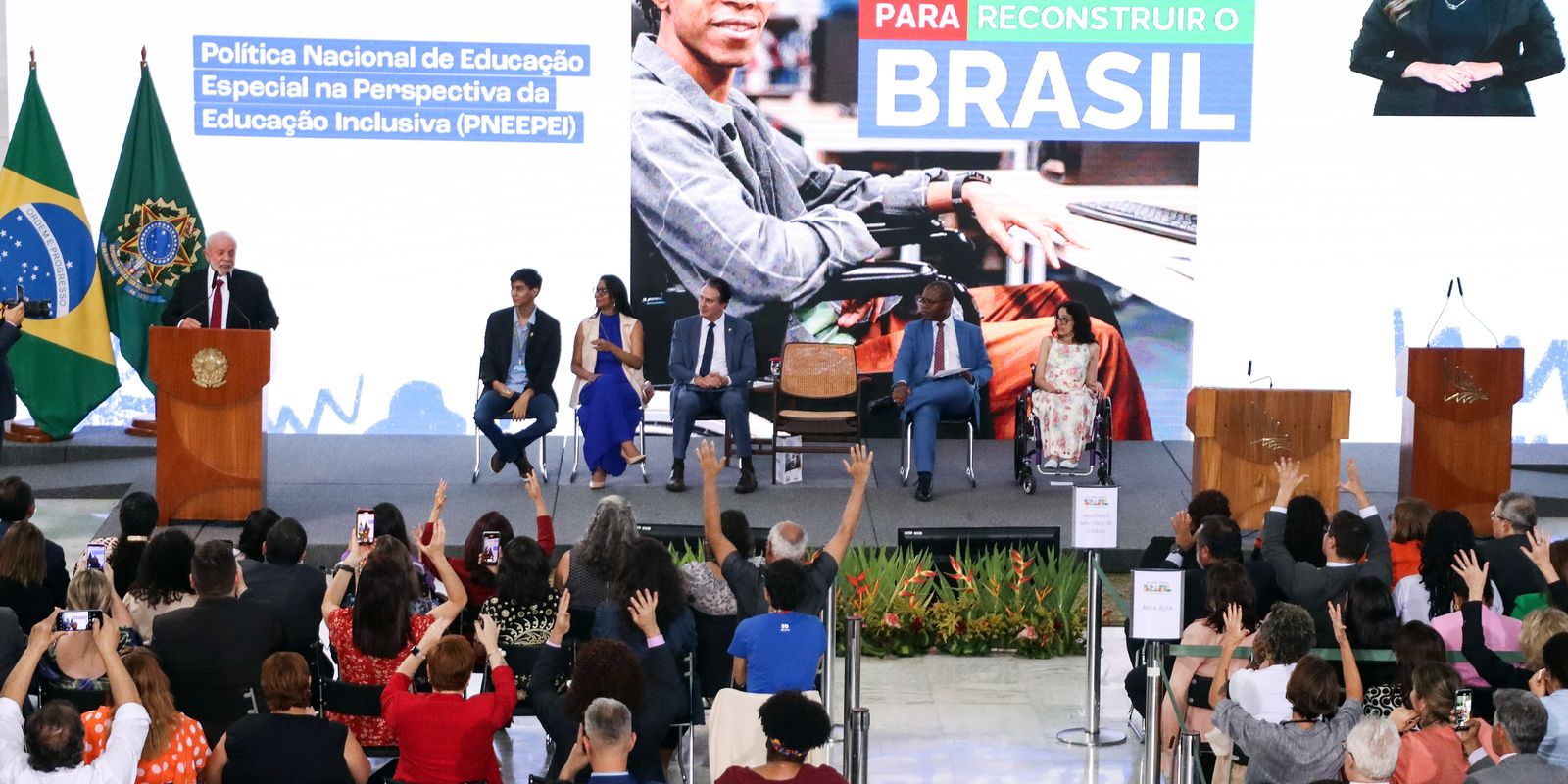 Governo prevê ações para garantir direitos de pessoas com deficiência Imagem referente a Governo prevê ações para garantir direitos de pessoas com deficiência