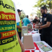 Funcionalismo público do estado de SP anuncia greve geral para terça