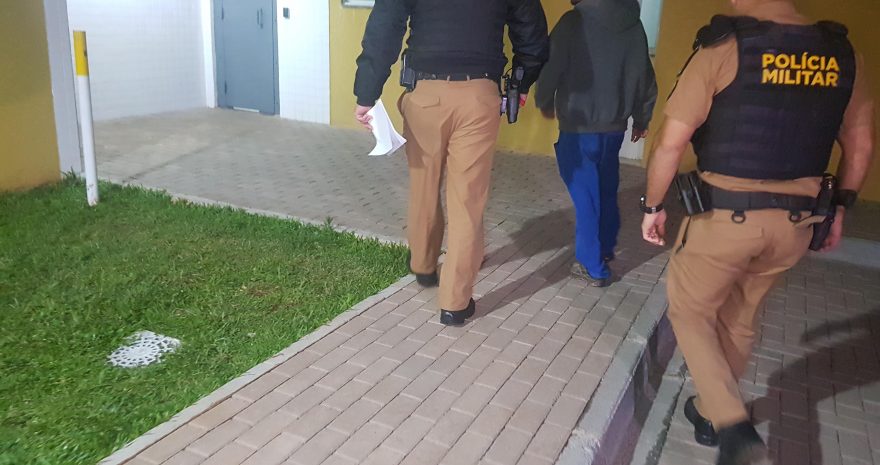 Homem esquece de dar baixa de furto, vende carro e comprador acaba detido