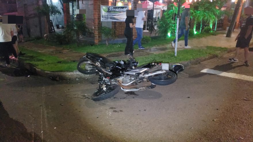 Homem fica gravemente ferido em forte colisão entre motos esquina das ruas Mal. Floriano e Cuiabá