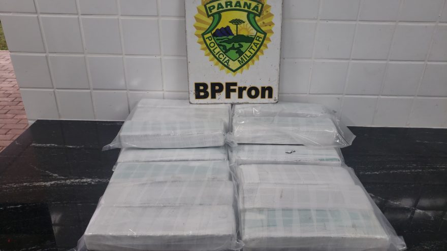 Passageiro encontra BPFron na rodoviária e abandona mala carregada com maconha
