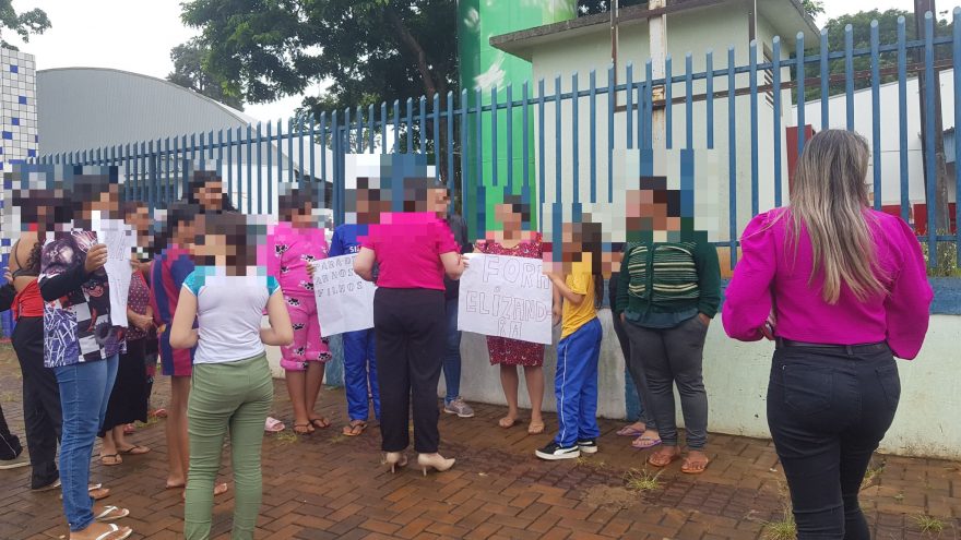 Pais pedem saída de diretora da Escola Irene Rickli