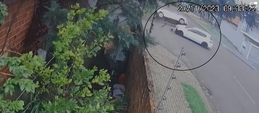 Câmera mostra acidente seguido de capotamento no Claudete